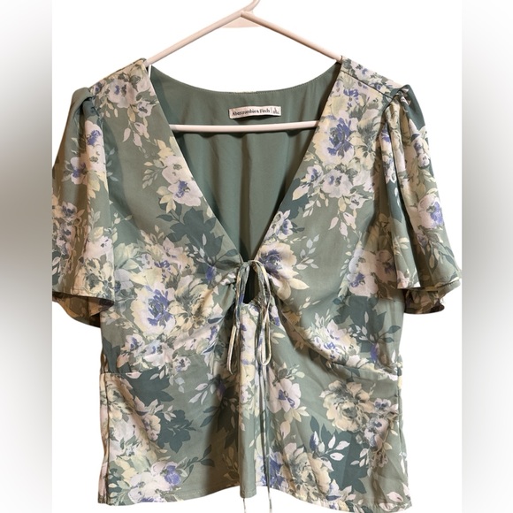Abercrombie & Fitch Tops - Abercrombie & Fitch Floral Green Blouse